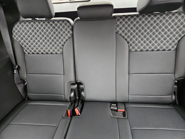 2026 GMC Acadia Denali - Photo 17