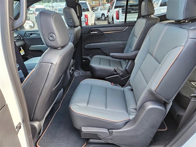 2026 GMC Acadia AT4 - Photo 15