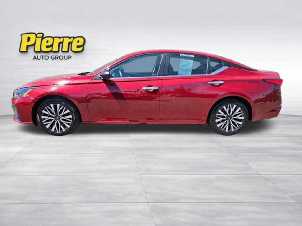 Used 2024 Nissan Altima 2.5 SV