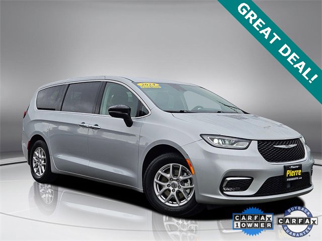 2024 Chrysler Pacifica Touring L's photo