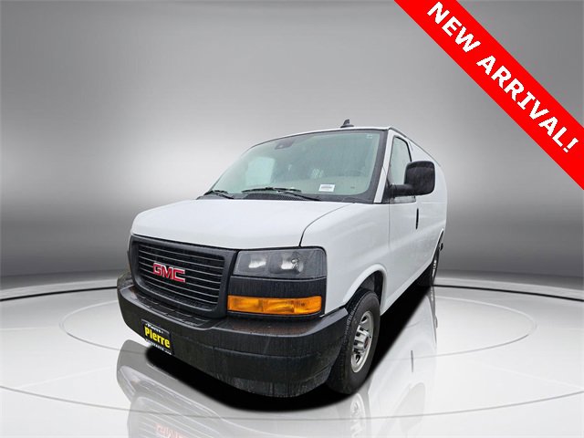 2024 GMC Savana Cargo 1WT's photo