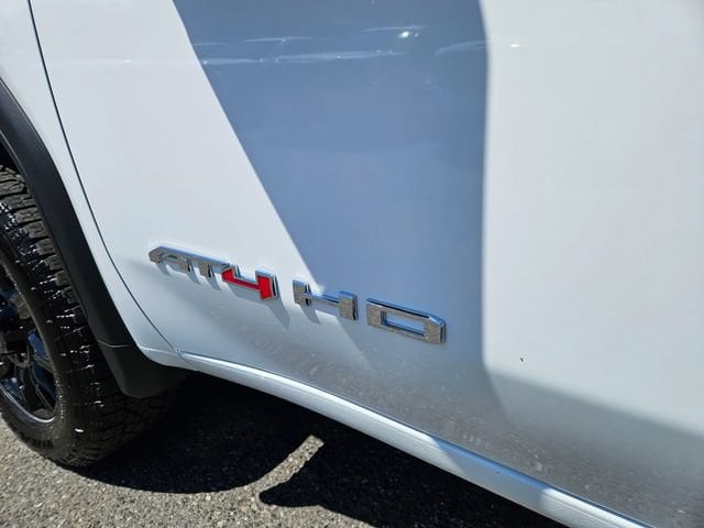 2026 GMC Sierra 2500HD AT4 - Photo 11