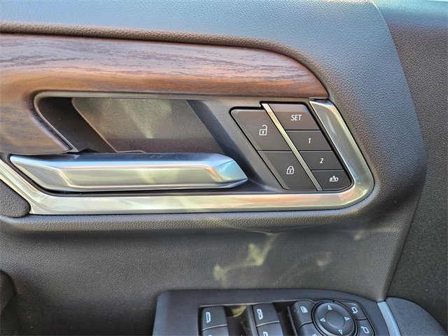 2025 GMC Sierra 1500 SLT - Photo 15