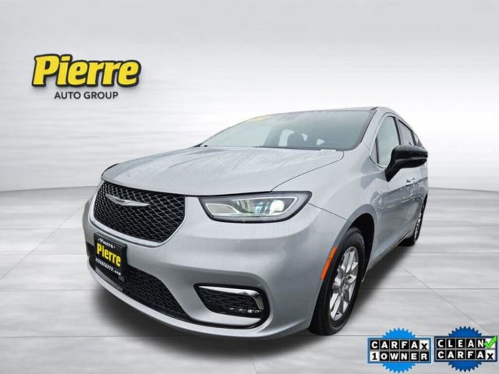 Used 2024 Chrysler Pacifica Touring L