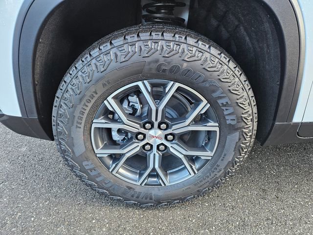 2026 GMC Acadia AT4 - Photo 9