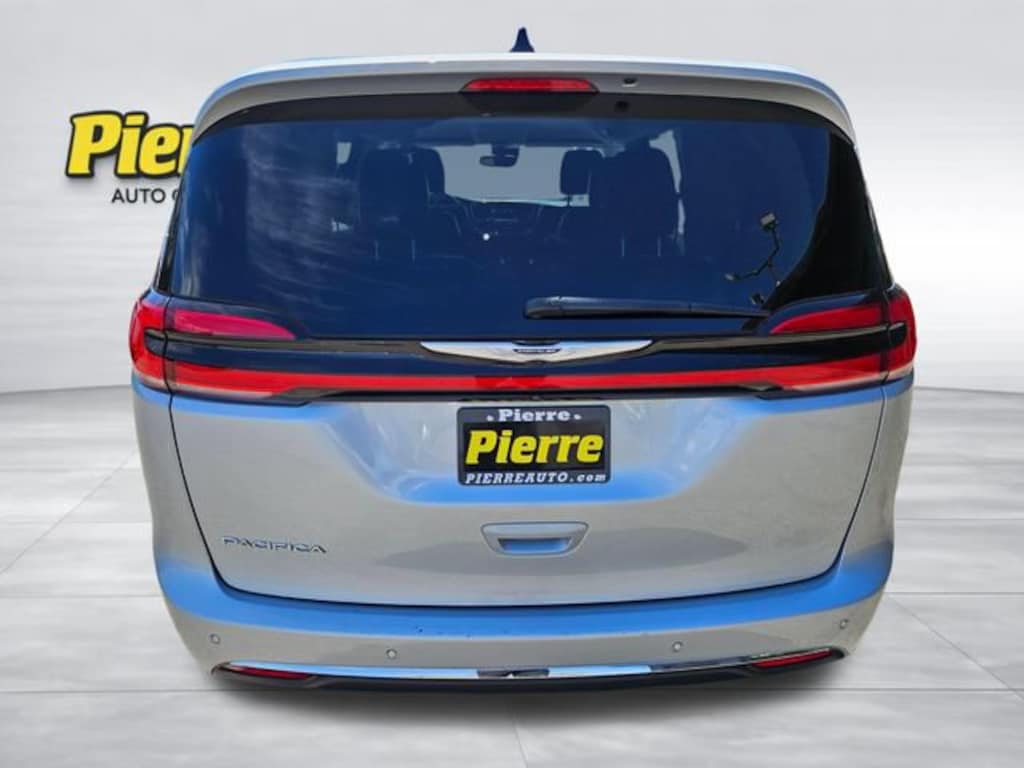 Used 2024 Chrysler Pacifica Touring L