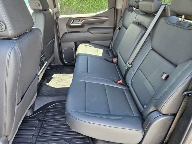2026 GMC Sierra 1500 SLT - Photo 15