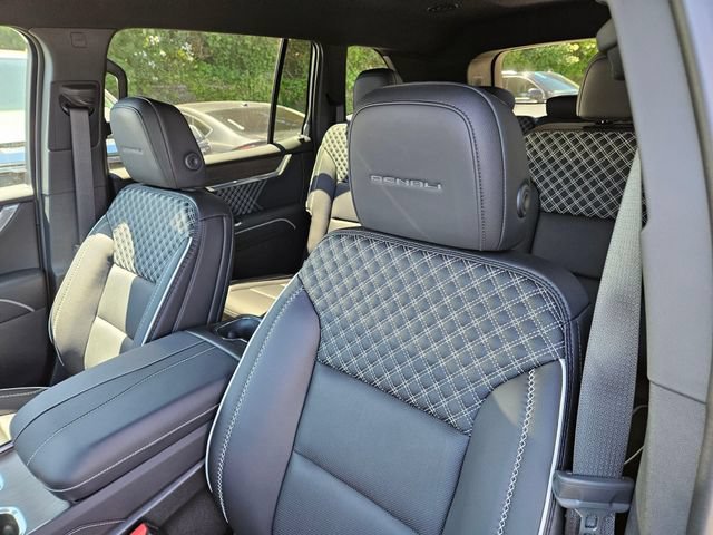 2026 GMC Acadia Denali - Photo 18