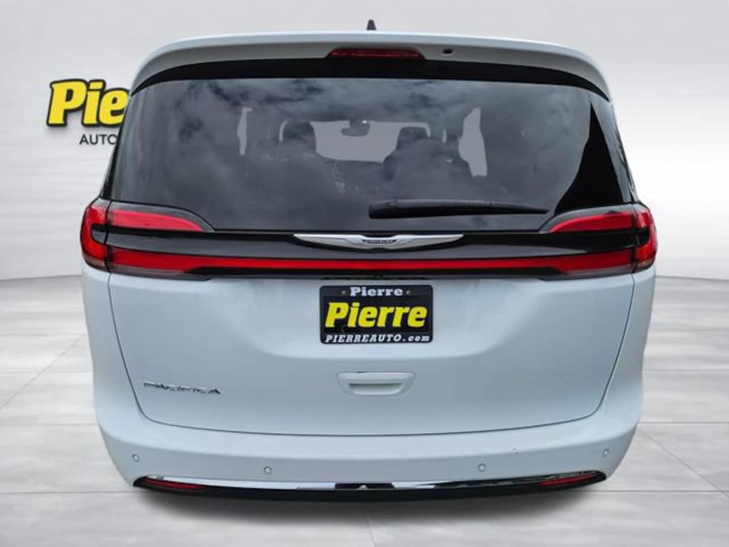 Used 2023 Chrysler Pacifica Touring L