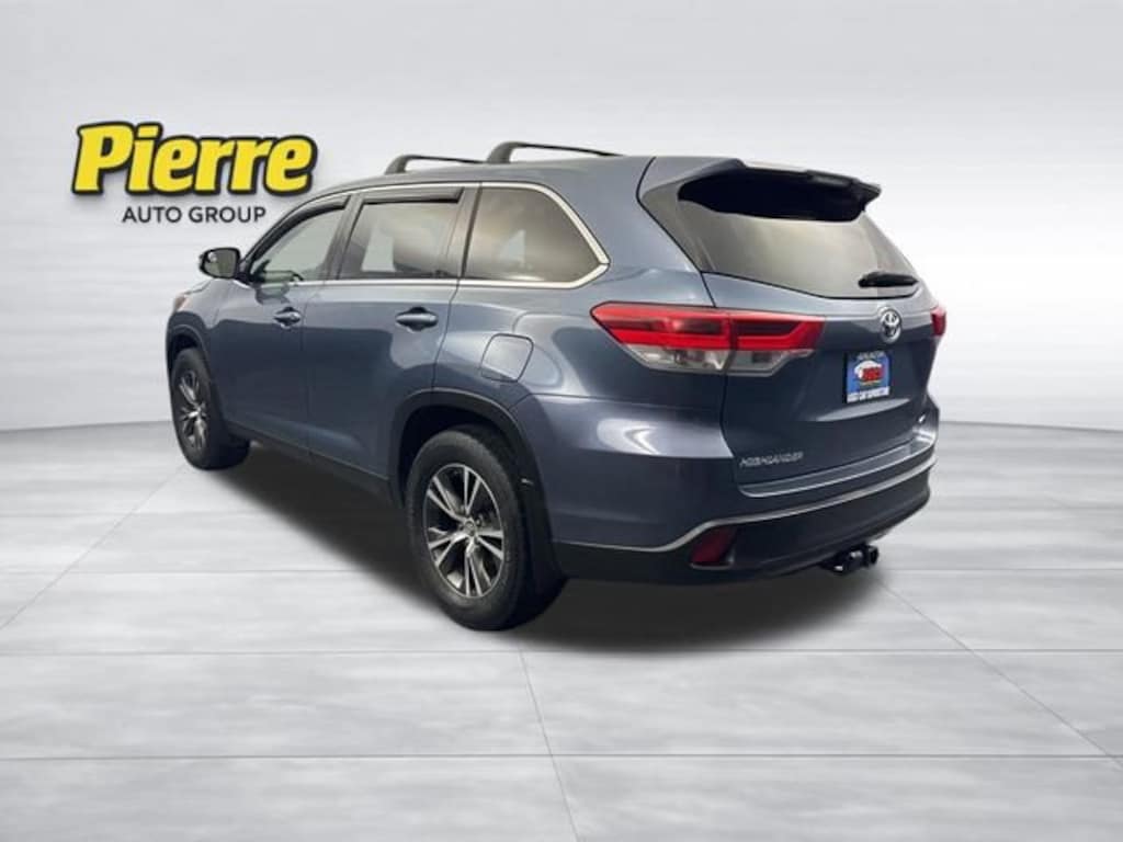 Used 2019 Toyota Highlander LE