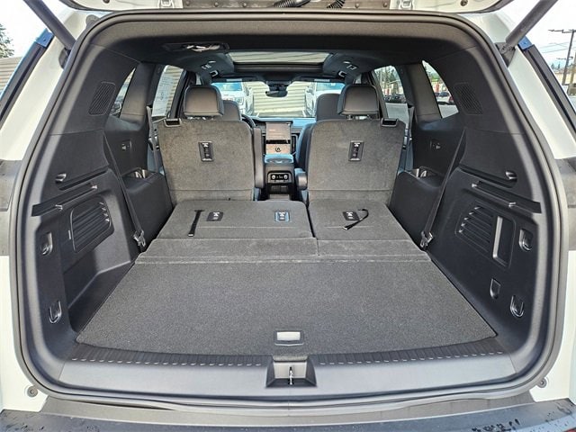 2026 GMC Acadia AT4 - Photo 11