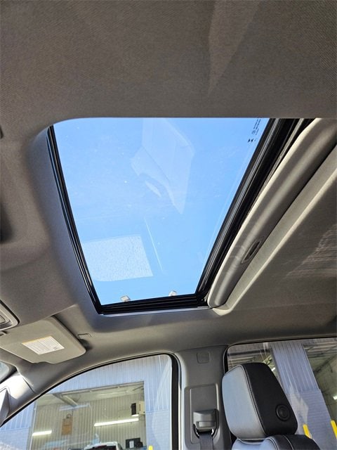 2025 GMC Sierra 1500 SLT - Photo 19