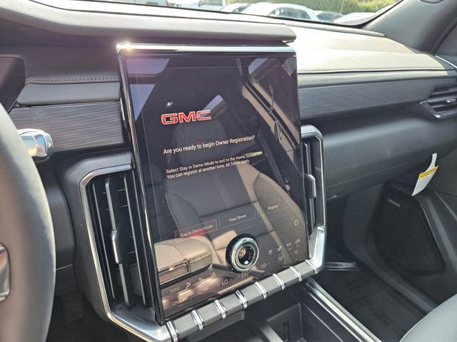 2026 GMC Acadia AT4 - Photo 30