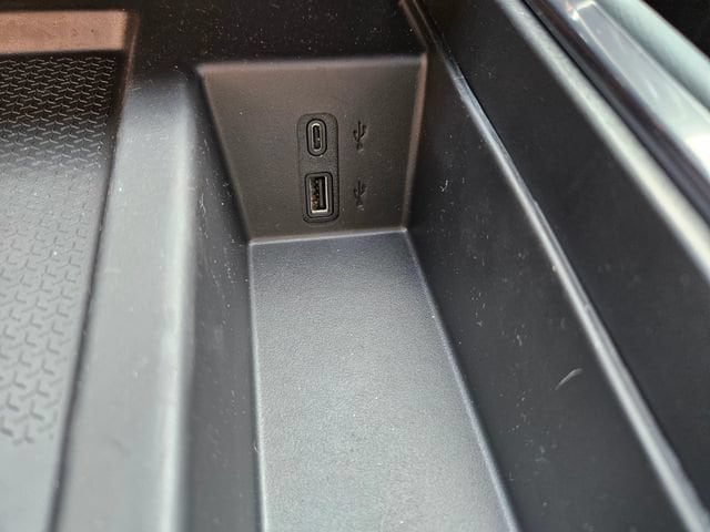 2026 GMC Acadia AT4 - Photo 32