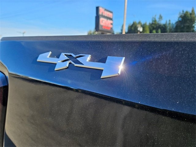 2025 GMC Sierra 1500 SLT - Photo 9