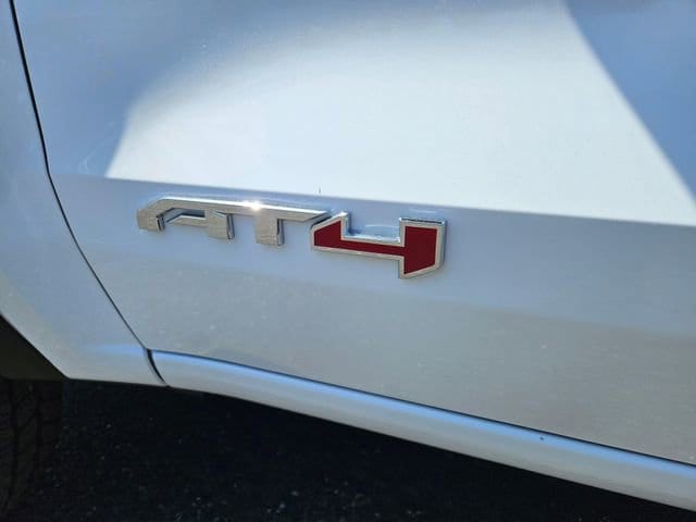 2026 GMC Canyon AT4 - Photo 16