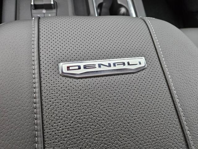 2026 GMC Sierra 3500HD Denali - Photo 18