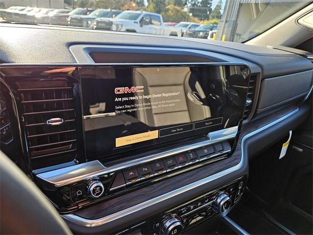 2025 GMC Sierra 1500 SLT - Photo 23