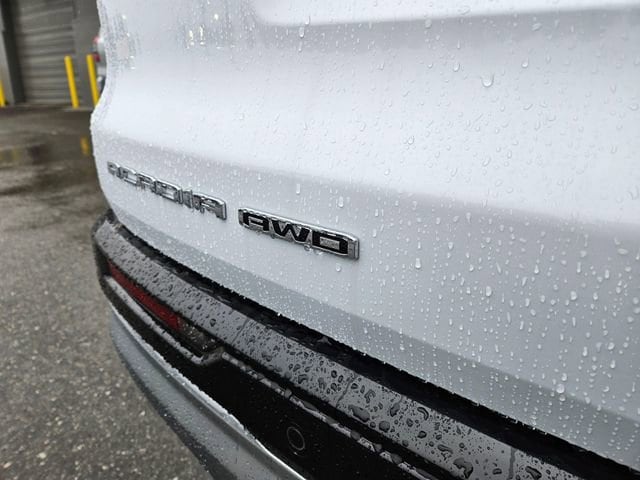 2026 GMC Acadia Denali - Photo 10