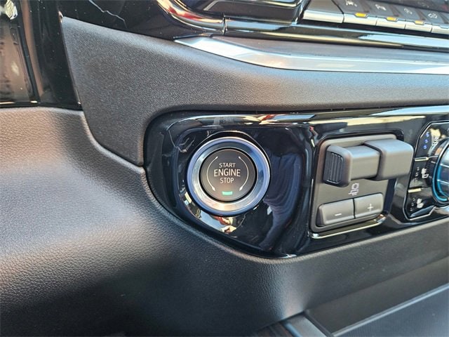 2025 GMC Sierra 1500 SLT - Photo 25