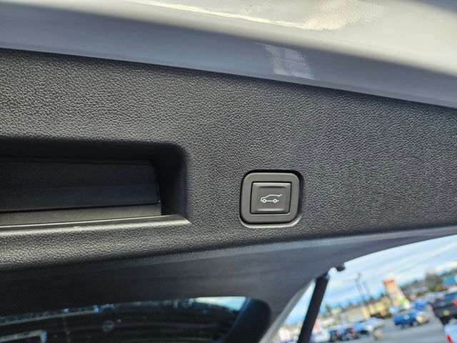 2026 GMC Acadia AT4 - Photo 12