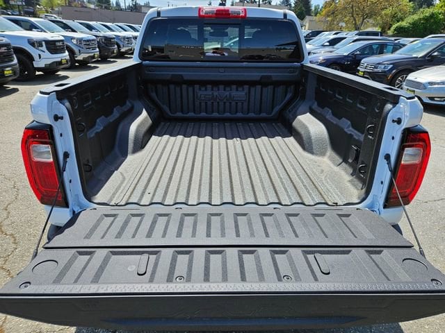 2026 GMC Canyon AT4 - Photo 17