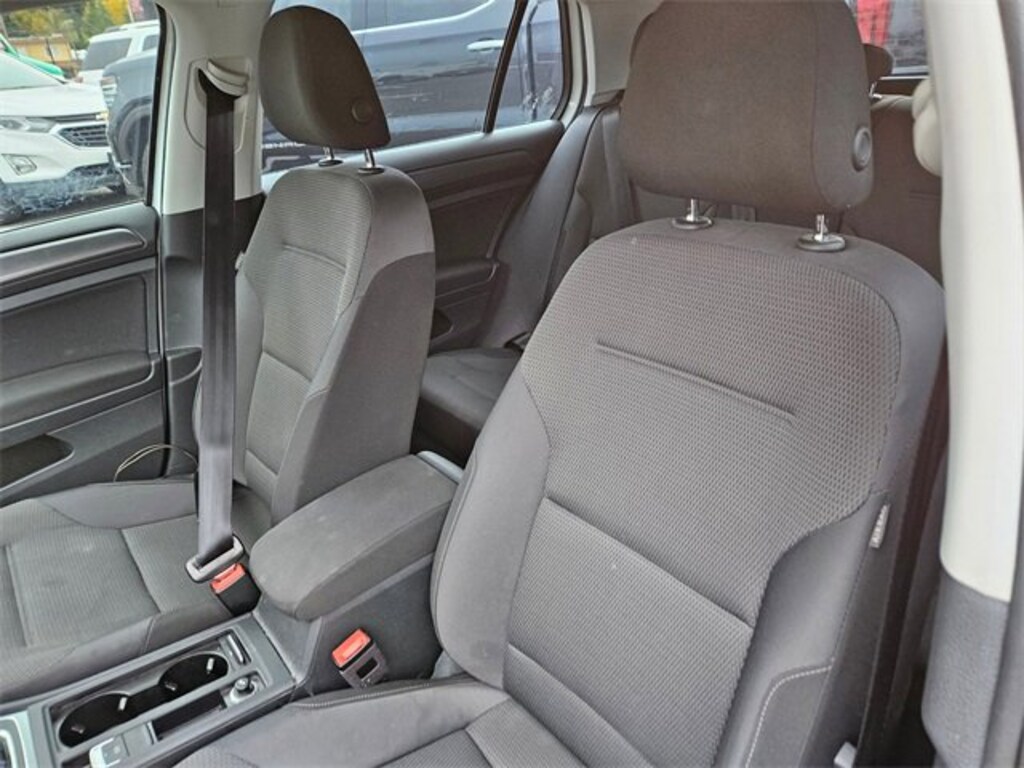 Used 2017 Volkswagen e-Golf SE