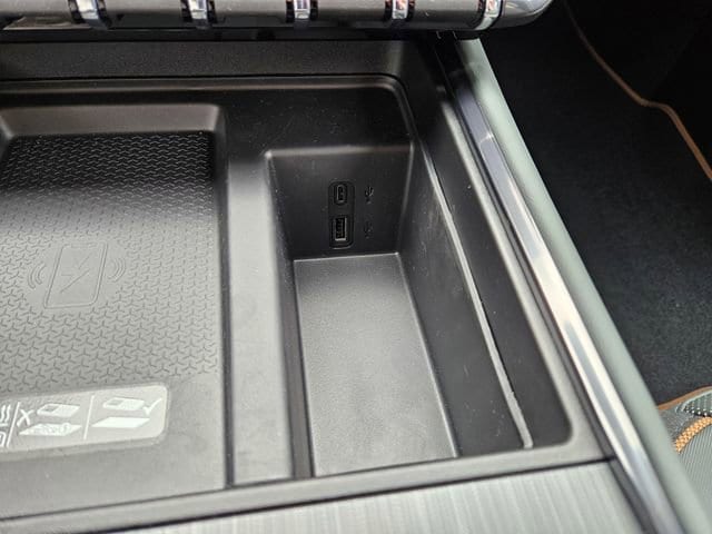 2026 GMC Acadia AT4 - Photo 27