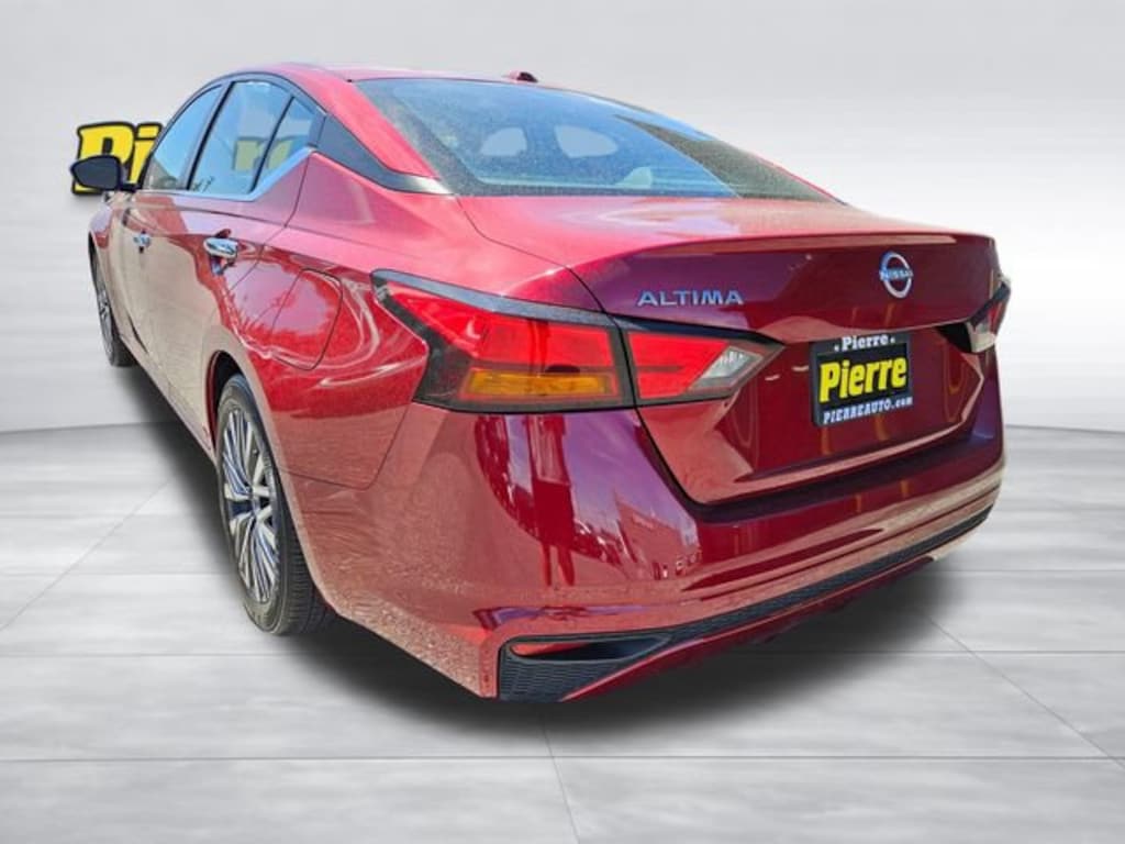 Used 2024 Nissan Altima 2.5 SV