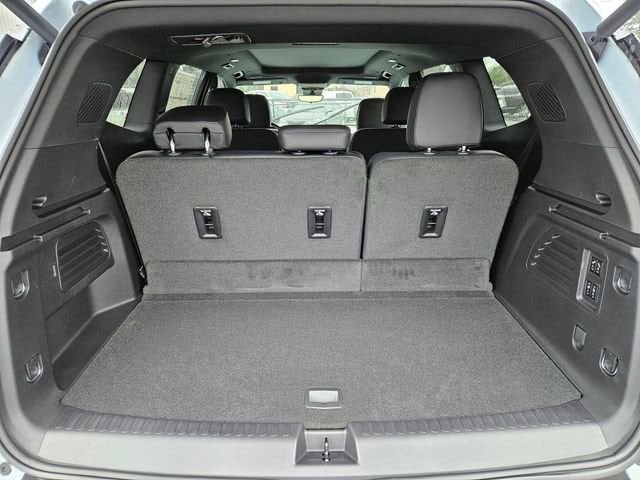 2026 GMC Acadia Denali - Photo 11