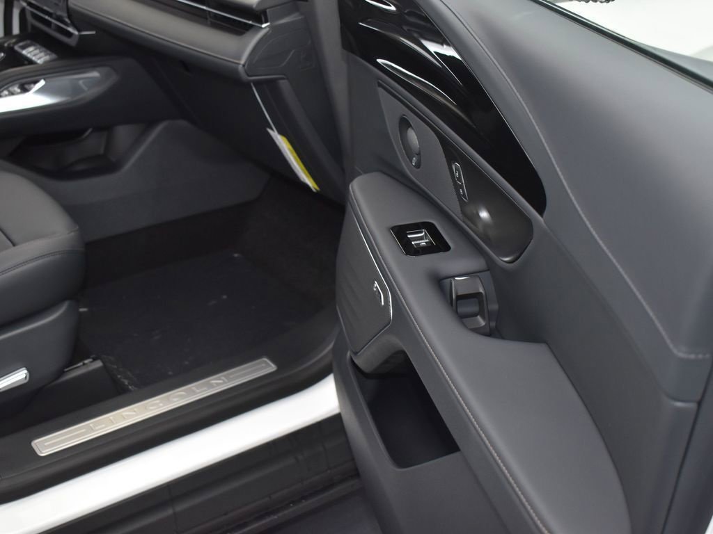 2026 Lincoln Nautilus Premiere - Photo 17