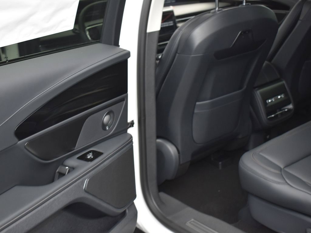 2026 Lincoln Nautilus Premiere - Photo 12