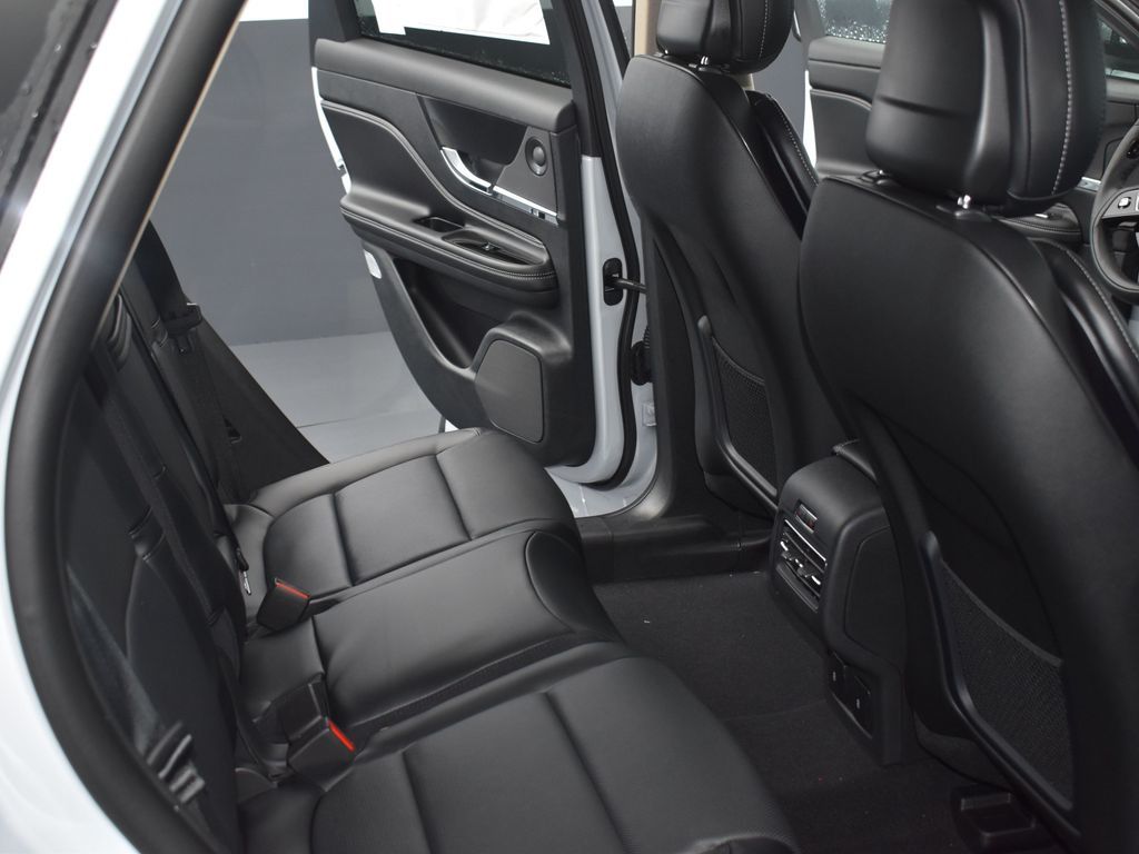 2026 Lincoln Corsair Grand Touring | CarEdge | CarEdge