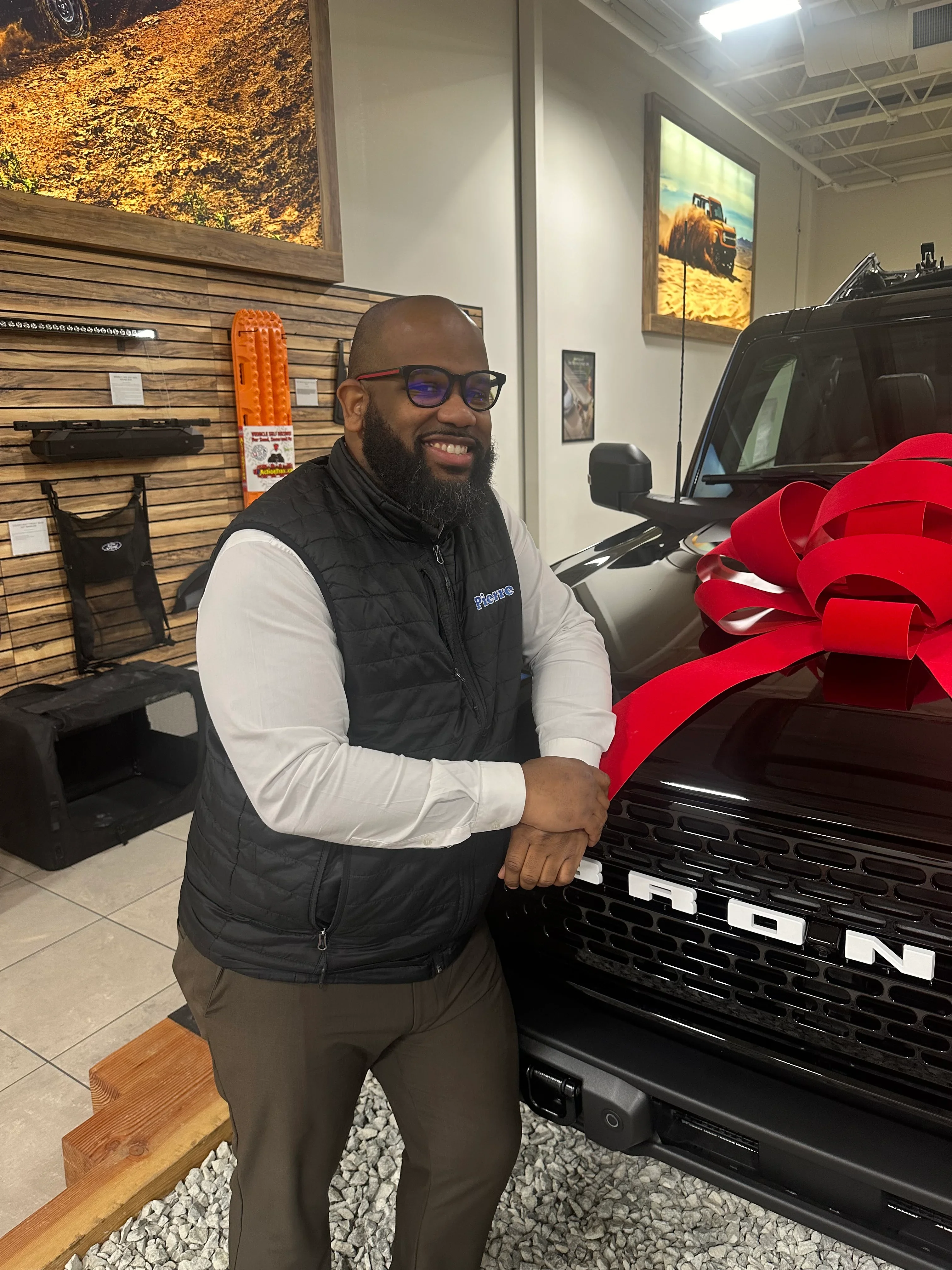 Staff member Derrick Drungo from ID_04113f