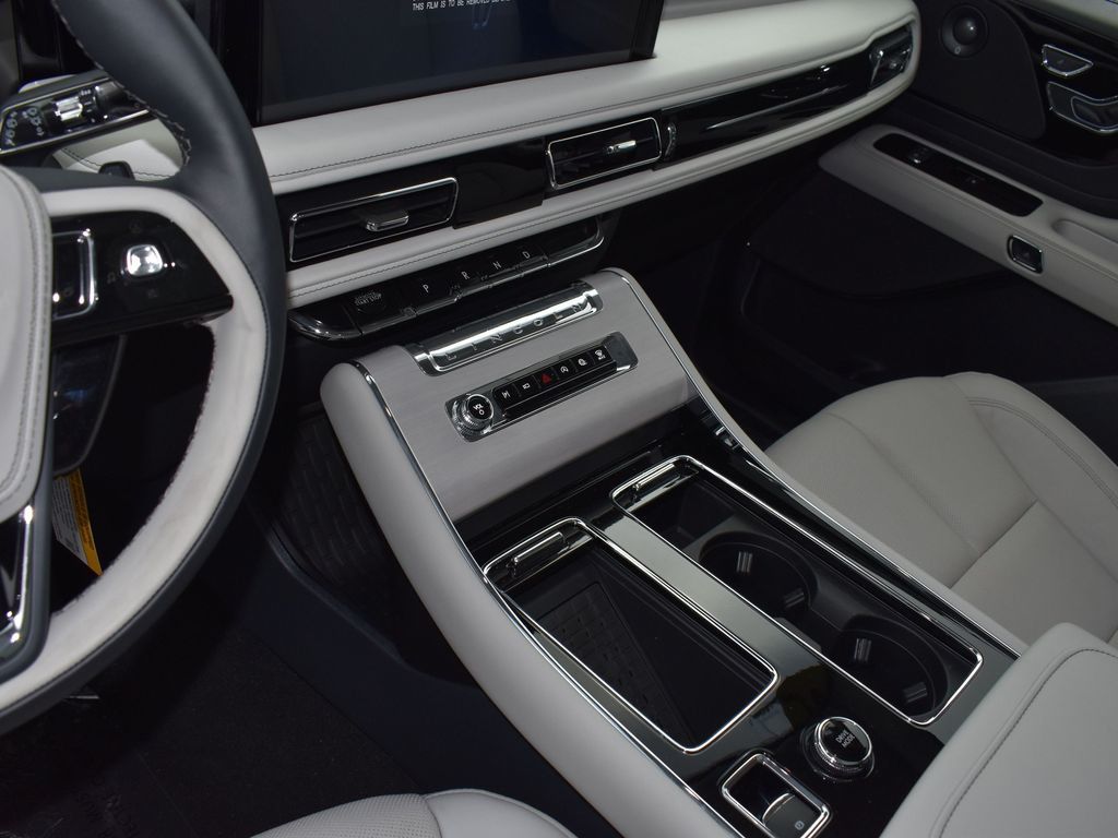 2025 Lincoln Aviator Reserve - Photo 17