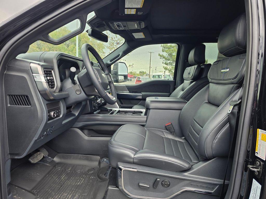 2025 Ford F-350 Super Duty Platinum - Photo 10