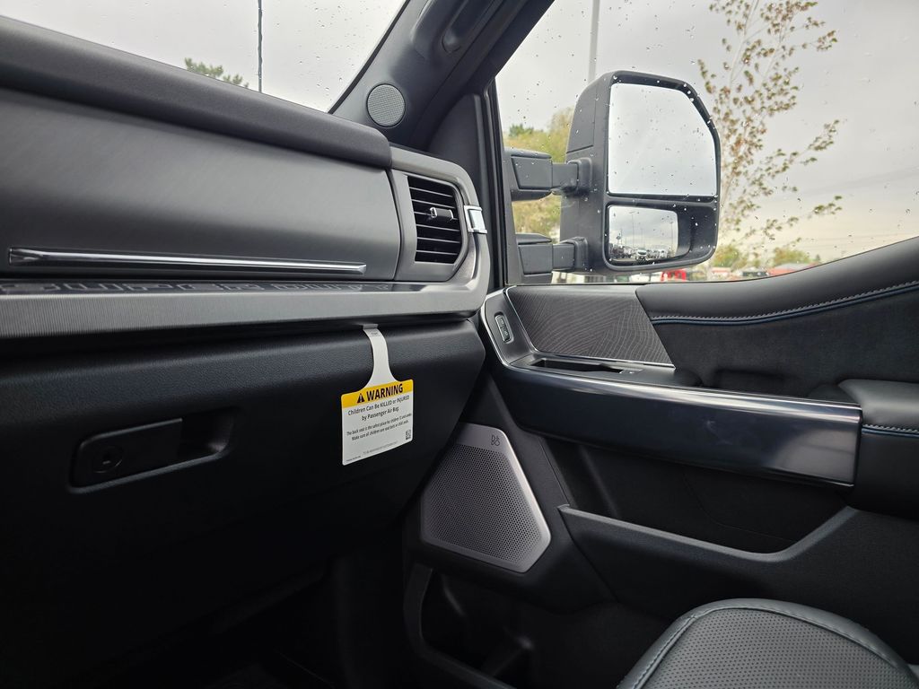 2025 Ford F-350 Super Duty Platinum - Photo 27