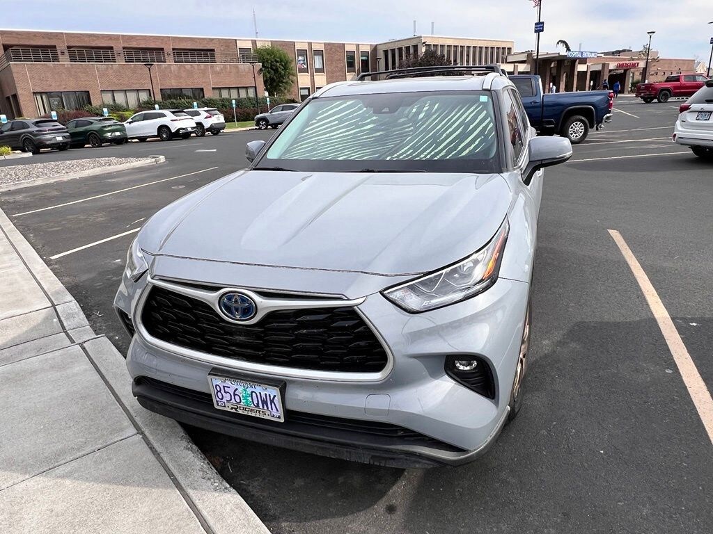 Used 2023 Toyota Highlander Hybrid Bronze Edition SUV