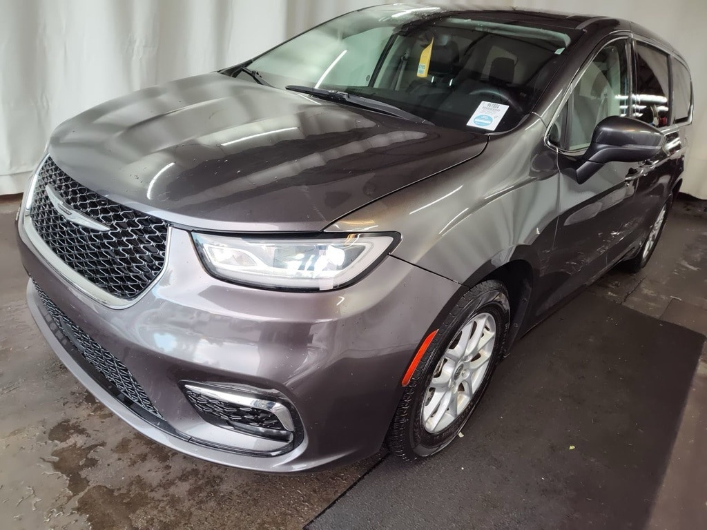 2023 Chrysler Pacifica Van Passenger Van 