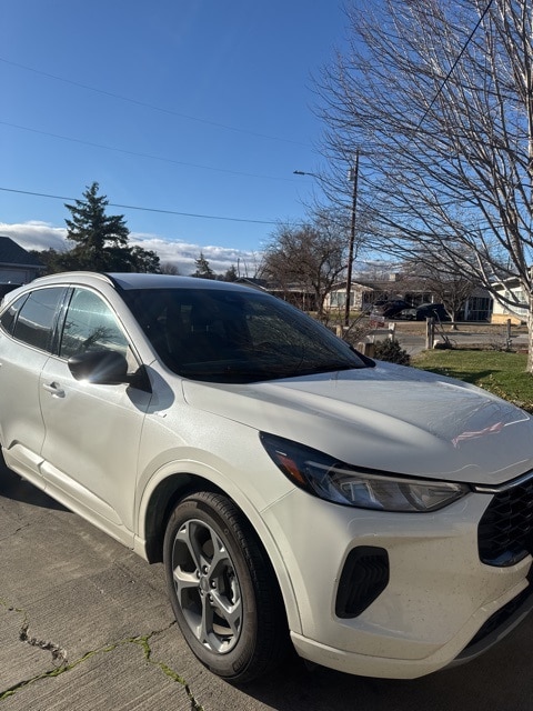 2023 Ford Escape ST-Line's photo