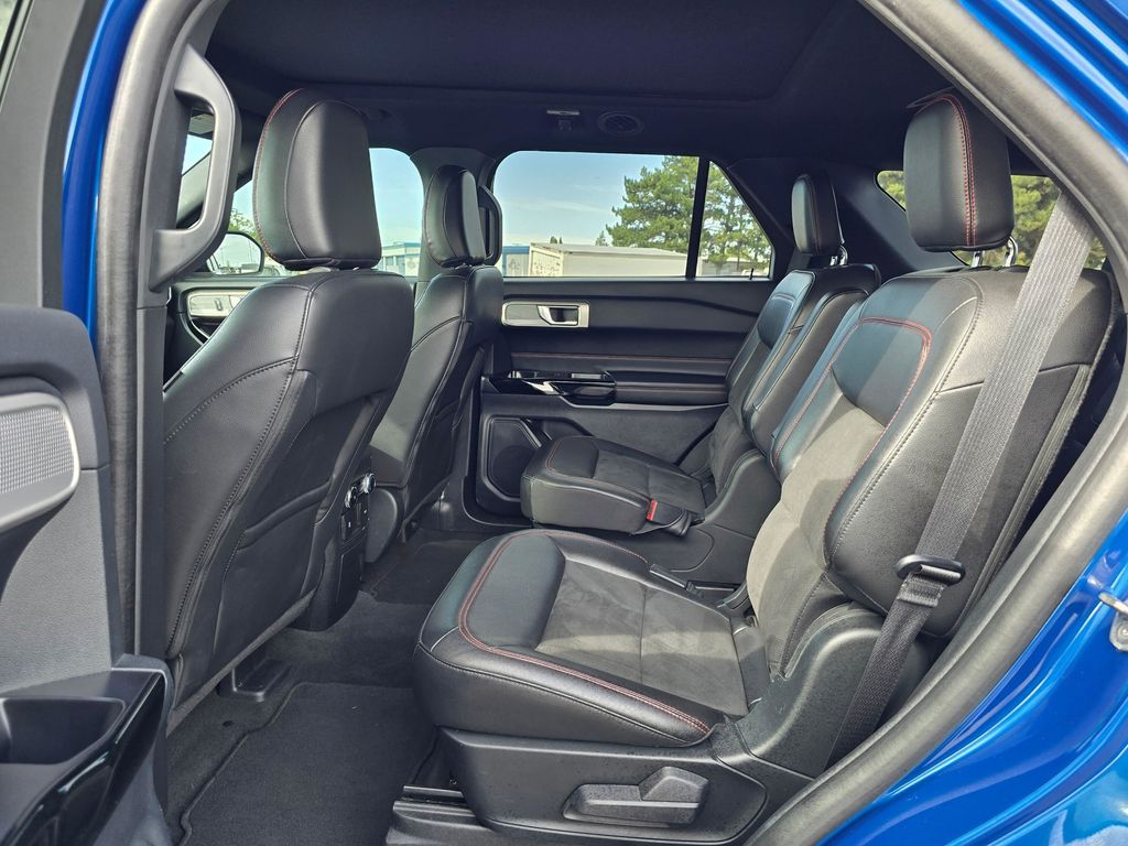 2023 Ford Explorer ST-LINE - Photo 15