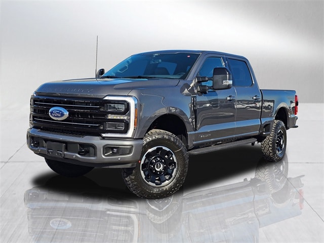 2026 Ford F-250 Super Duty Platinum's photo