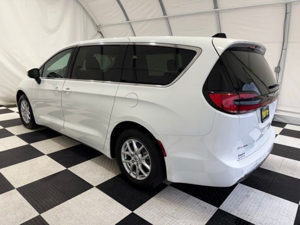 Used 2023 Chrysler Pacifica Touring L Van Passenger Van