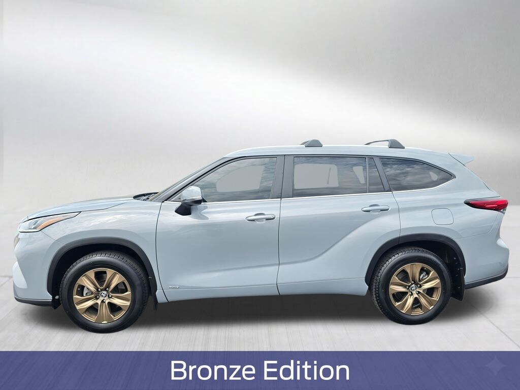 Certified 2023 Toyota Highlander Hybrid Bronze Edition SUV