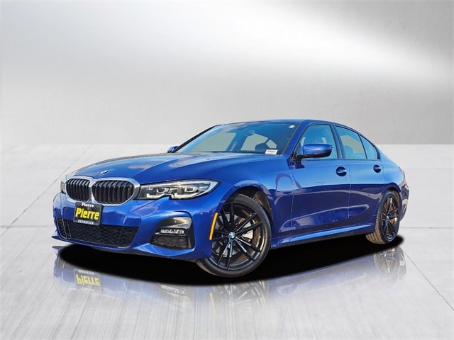 2020 BMW 3 Series 330i's photo