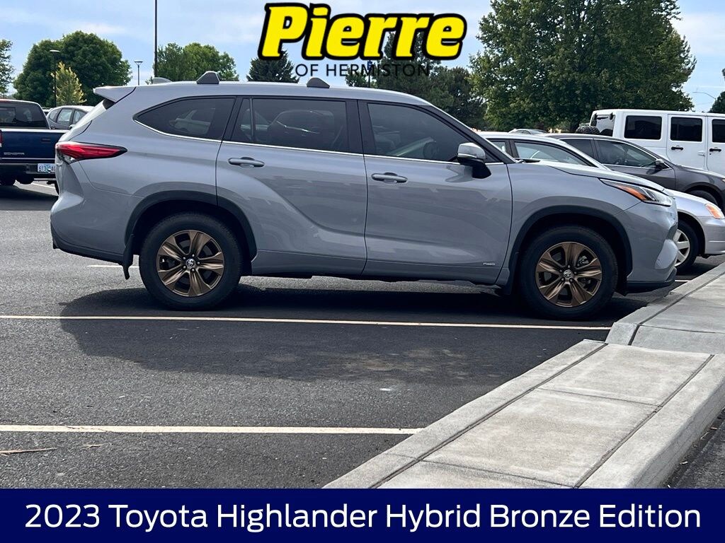 Used 2023 Toyota Highlander Hybrid Bronze Edition SUV