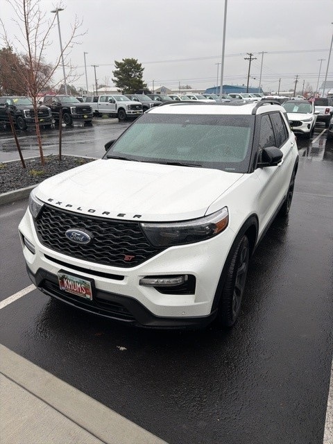 2024 Ford Explorer ST's photo