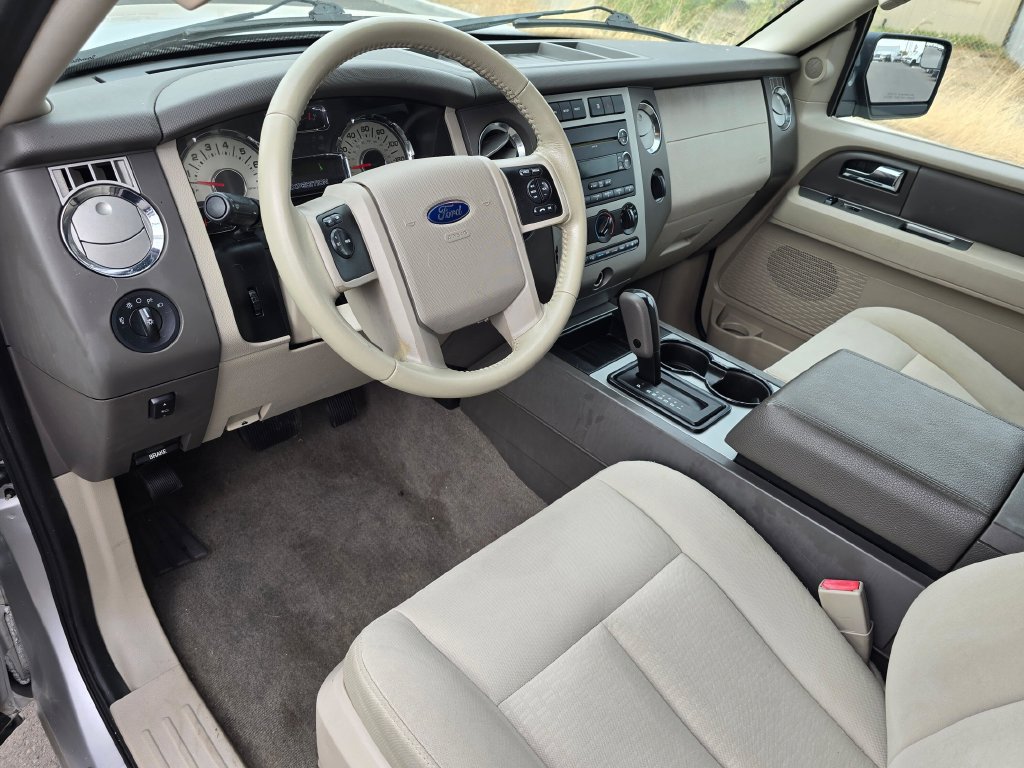 Used 2014 Ford Expedition XLT with VIN 1FMJU1J50EEF03686 for sale in Hermiston, OR