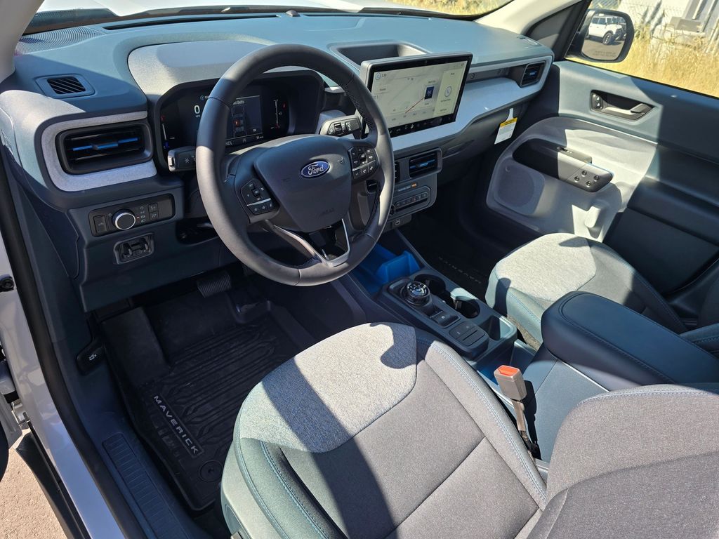 2025 Ford Maverick XLT - Photo 2