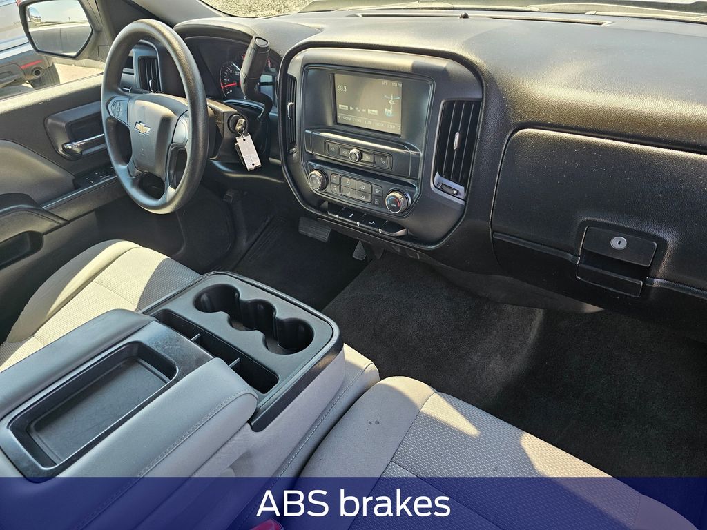 2018 Chevrolet Silverado 1500 Custom - Photo 19